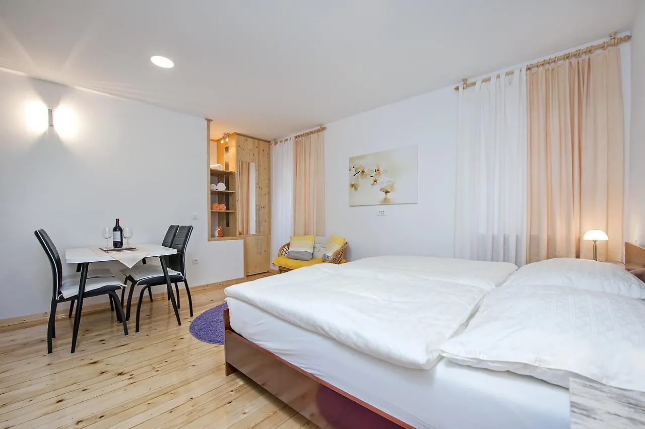 La Svalba Rooms & Studios Rovinj 4*,  Kroatien