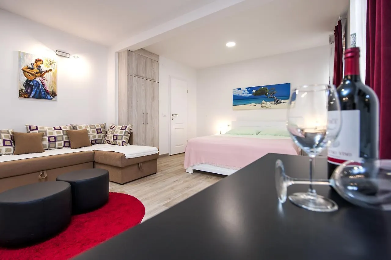 La Svalba Rooms & Studios Rovinj 4*,