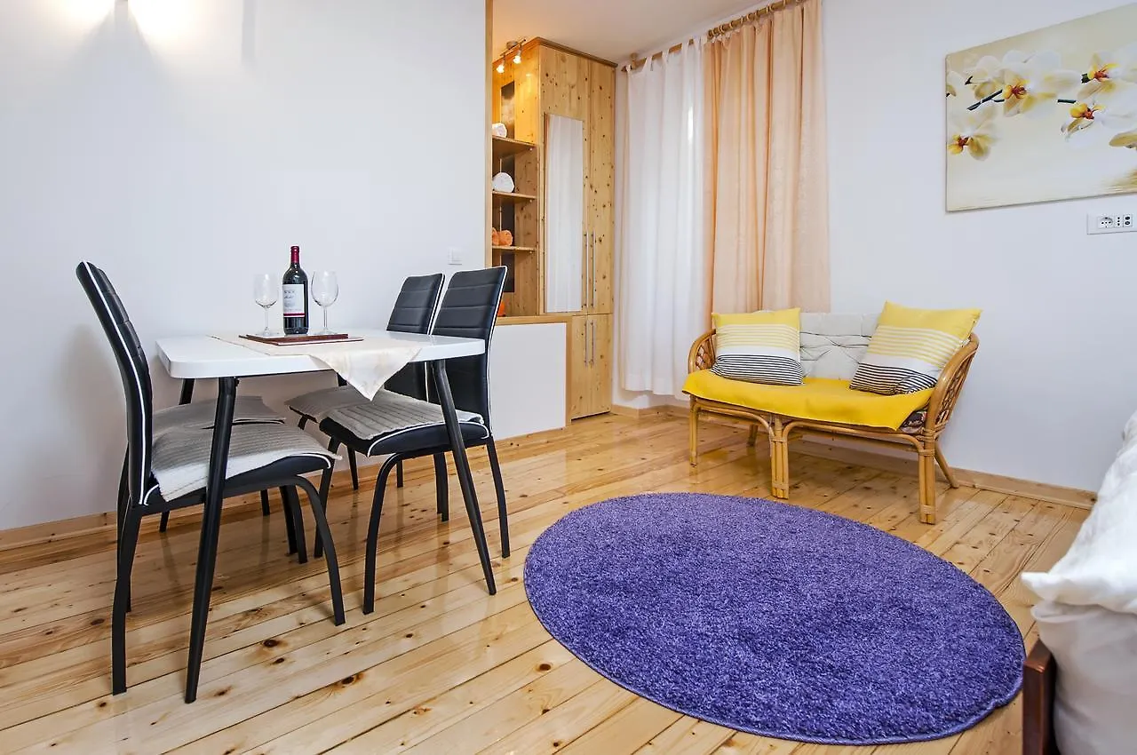 La Svalba Rooms & Studios Rovinj 4*,